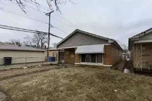 9315 S East End Ave, Chicago, IL 60617 - Photo 2