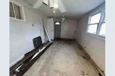 9315 S East End Avenue, Chicago, IL 60617 - Photo 8