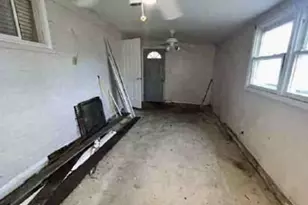 9315 S East End Ave, Chicago, IL 60617 - Photo 8