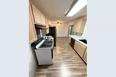 412 Hillcrest Avenue, Rochelle, IL 61068 - Photo 8