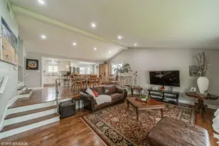 1049 Peace Dr, Wheeling, IL 60090 - Photo 2