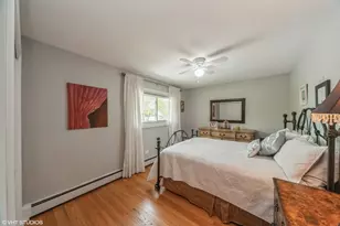 1049 Peace Dr, Wheeling, IL 60090 - Photo 16