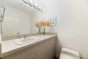 1370 Sunview Ln, Winnetka, IL 60093 - Photo 20