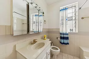 6851 S Paxton Ave, Chicago, IL 60649 - Photo 14