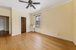 6851 S Paxton Ave, Chicago, IL 60649 - Photo 16