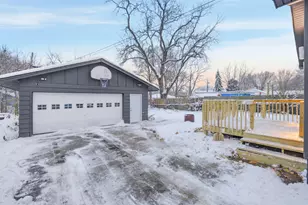 1054 Elliott Ave, Aurora, IL 60505 - Photo 14