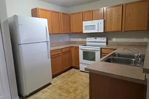 234 Bertram Dr, Yorkville, IL 60560 - Photo 2