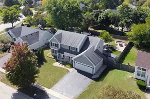 6183 Old Farm Ln, Gurnee, IL 60031 - Photo 1