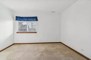 601 E Victoria Cir, North Aurora, IL 60542 - Photo 16