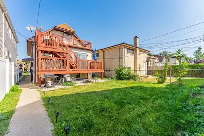 5335 W Barry Avenue, Chicago, IL 60641 - Photo 30