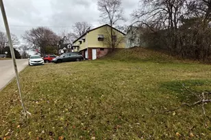 4515 Raven St, Rockford, IL 61107 - Photo 2