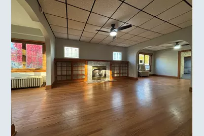 912 Clay Street, Woodstock, IL 60098 - Photo 4