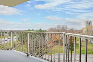 40 N Tower Rd, Oak Brook, IL 60523 - Photo 6