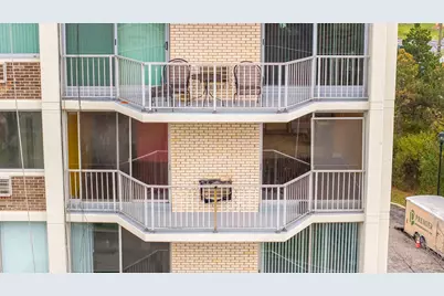 40 N Tower Road #4M, Oak Brook, IL 60523 - Photo 8