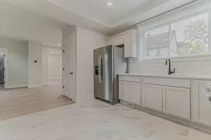 409 Algona Ave, Elgin, IL 60120 - Photo 14