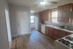 526 N View St, Aurora, IL 60506 - Photo 4