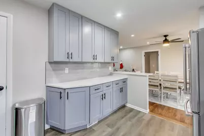 540 Newark Lane, Hoffman Estates, IL 60169 - Photo 8