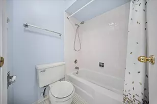 1614 Holly Ave, Darien, IL 60561 - Photo 18