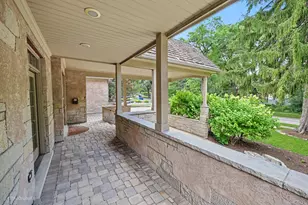 130 Fuller Rd, Hinsdale, IL 60521 - Photo 8