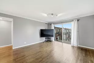 9350 Bay Colony Dr, Des Plaines, IL 60016 - Photo 4