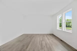 32018 Savannah Dr, Lakemoor, IL 60051 - Photo 8