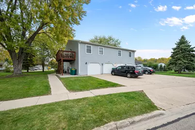 1606 E Stonehenge Drive, Sycamore, IL 60178 - Photo 4