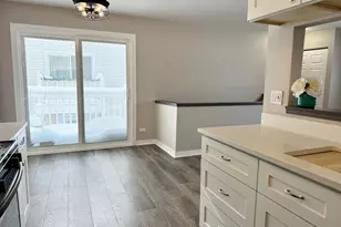 179 Rita Ct, Bartlett, IL 60103 - Photo 2