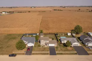 706 E Hewitt St, Forreston, IL 61030 - Photo 32