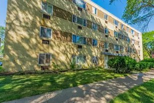 6500 N Ridge Blvd, Chicago, IL 60626 - Photo 2