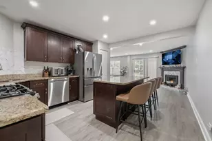 3074 Renard Ln, Saint Charles, IL 60175 - Photo 6