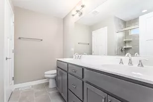 253 Masters Dr, Addison, IL 60101 - Photo 10