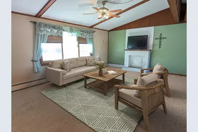2042 Kenneth Drive, Freeport, IL 61032 - Photo 2