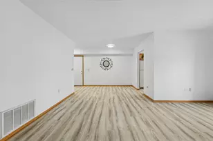 7025 Heritage Cir, Orland Park, IL 60462 - Photo 14