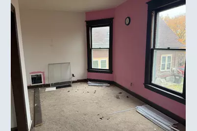 16-18 N Green Avenue, Freeport, IL 61032 - Photo 2