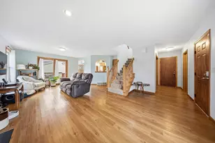 300 Forest Dr, Kirkland, IL 60146 - Photo 2