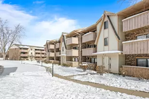 16 Echo Ct, Vernon Hills, IL 60061 - Photo 1