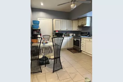 3924 N Sawyer Avenue, Chicago, IL 60618 - Photo 6