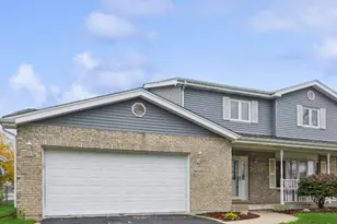 19265 Lange St, Lansing, IL 60438 - Photo 2