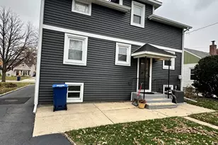 132 S Euclid Ave, Villa Park, IL 60181 - Photo 2