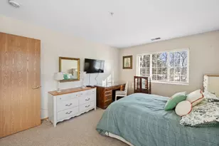 605 Barrington Ave, East Dundee, IL 60118 - Photo 12