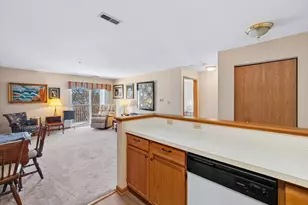 605 Barrington Ave, East Dundee, IL 60118 - Photo 10