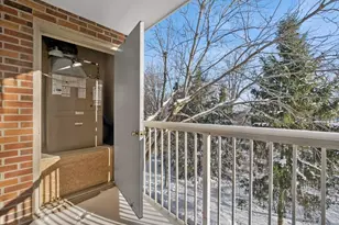 605 Barrington Ave, East Dundee, IL 60118 - Photo 16