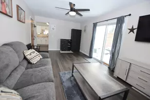 1014 Stonehedge Ct, Crystal Lake, IL 60014 - Photo 10