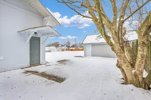 210 E Newkirk St, Tuscola, IL 61953 - Photo 26