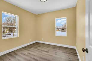 210 E Newkirk St, Tuscola, IL 61953 - Photo 14