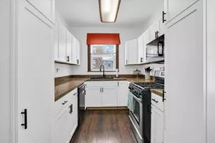 110 E Barker St, Tuscola, IL 61953 - Photo 10