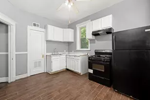 7841 S Burnham Ave, Chicago, IL 60649 - Photo 4