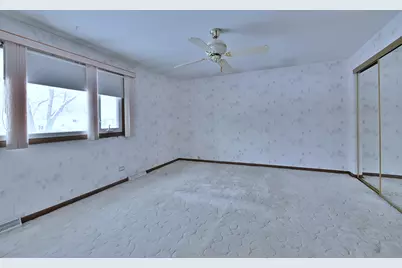 231 N Flora Parkway, Addison, IL 60101 - Photo 14