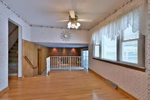 231 N Flora Pkwy, Addison, IL 60101 - Photo 12