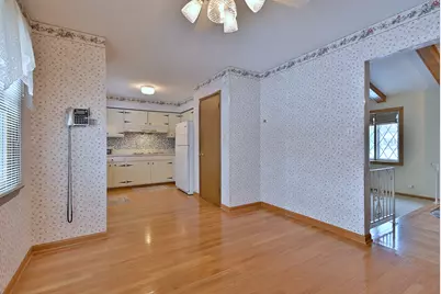 231 N Flora Parkway, Addison, IL 60101 - Photo 8